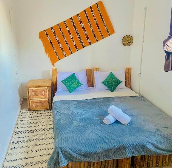 مبيت وإفطار Tizaou Guest House