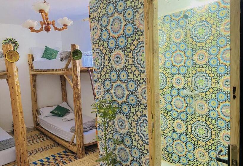 مبيت وإفطار Tizaou Guest House