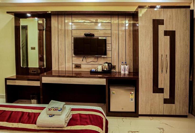 Gogol Beach Resort !! Luxury Room With Mesmerizing Sunset Views & Free Parking !!