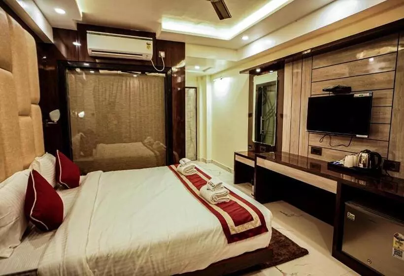 Gogol Beach Resort !! Luxury Room With Mesmerizing Sunset Views & Free Parking !!