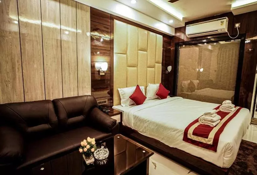 Gogol Beach Resort !! Luxury Room With Mesmerizing Sunset Views & Free Parking !!