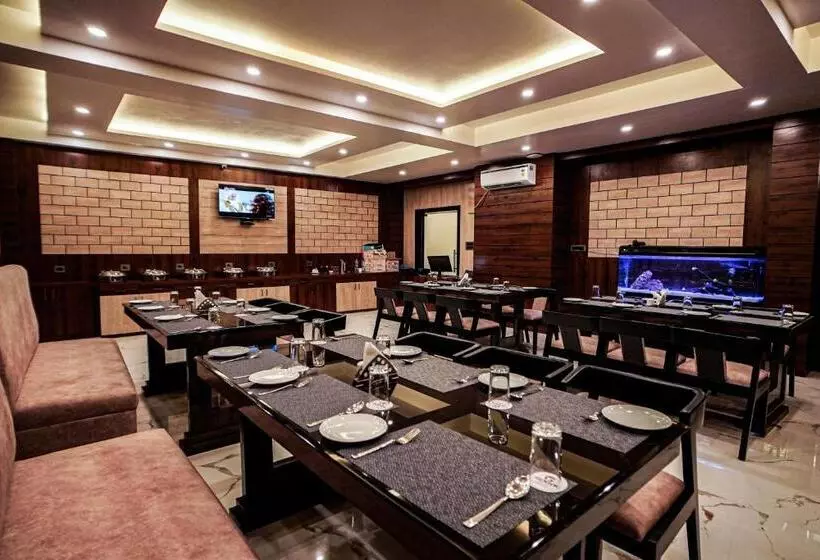 Gogol Beach Resort !! Luxury Room With Mesmerizing Sunset Views & Free Parking !!