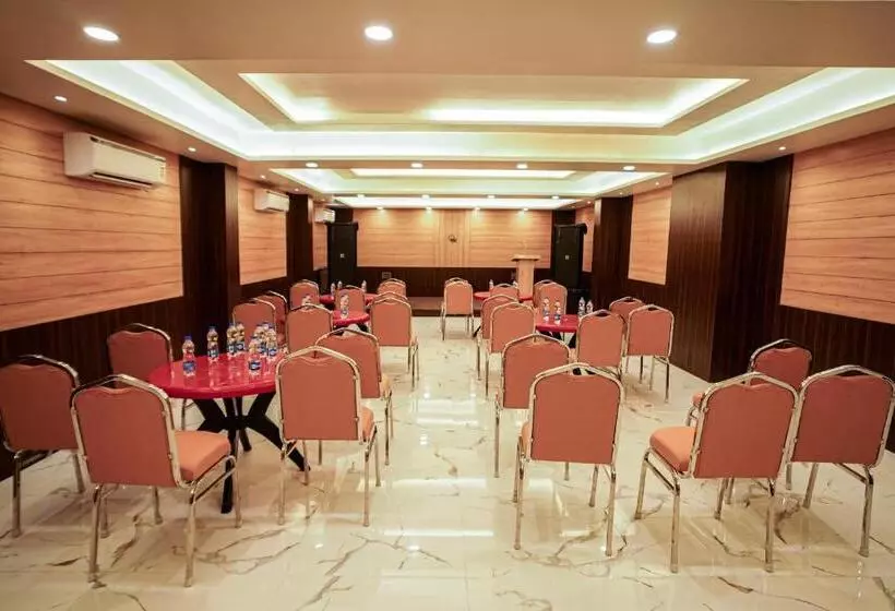 Gogol Beach Resort !! Luxury Room With Mesmerizing Sunset Views & Free Parking !!