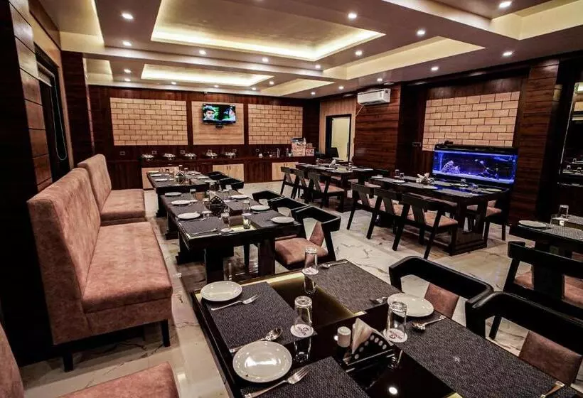 Gogol Beach Resort !! Luxury Room With Mesmerizing Sunset Views & Free Parking !!