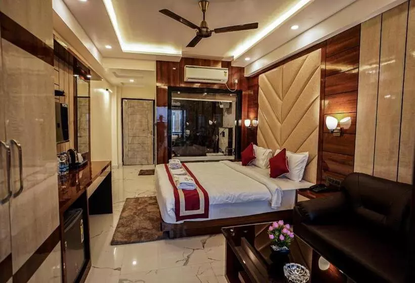 Gogol Beach Resort !! Luxury Room With Mesmerizing Sunset Views & Free Parking !!