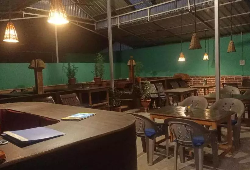 Kapselihotelli Shayana Cafe And Room S