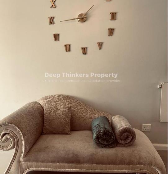 فندق Deep Thinkers Property