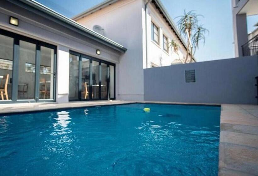 فندق Deep Thinkers Property