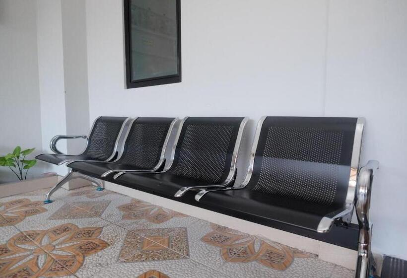 فندق Dr Living Syariah Solo Mitra Reddoorz