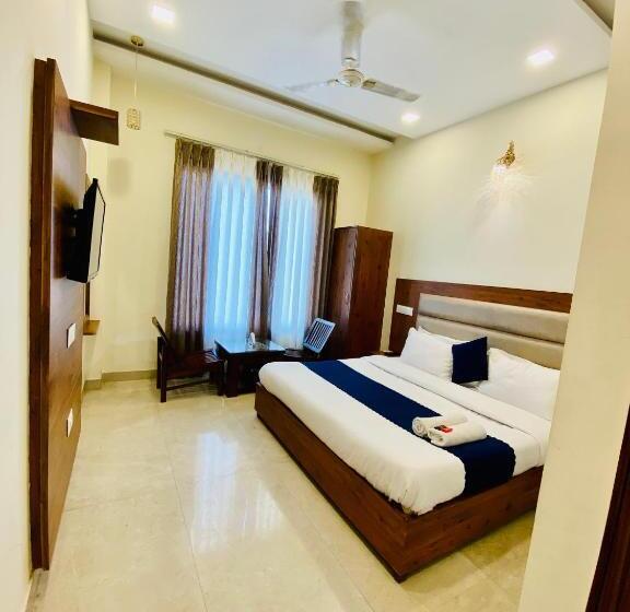 בית מלון כפרי New Ocean Manali !! Near Mall Road