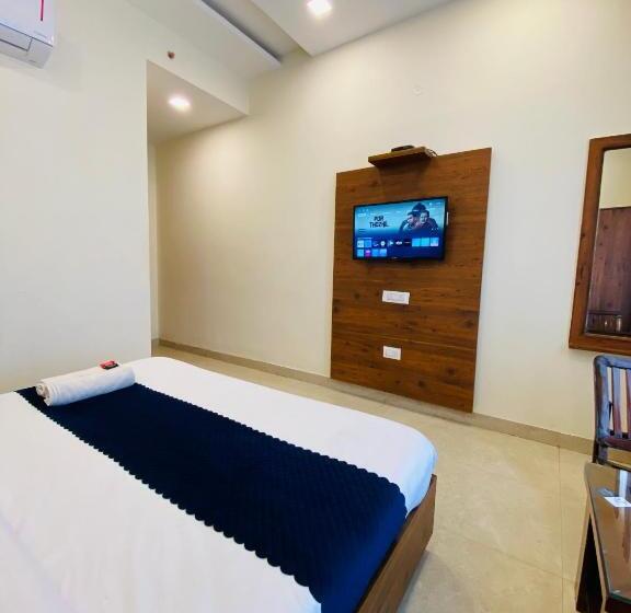 בית מלון כפרי New Ocean Manali !! Near Mall Road