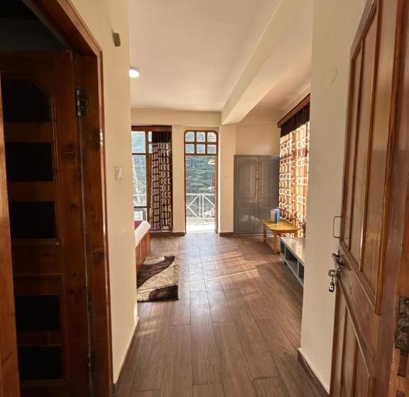 בית מלון כפרי New Ocean Manali !! Near Mall Road
