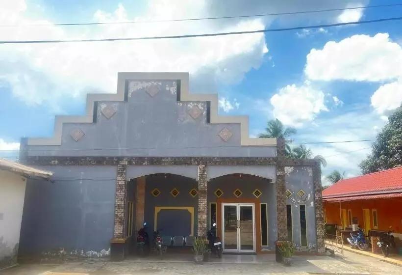 Hotelli Oyo 93119 Guest House Leo Patra