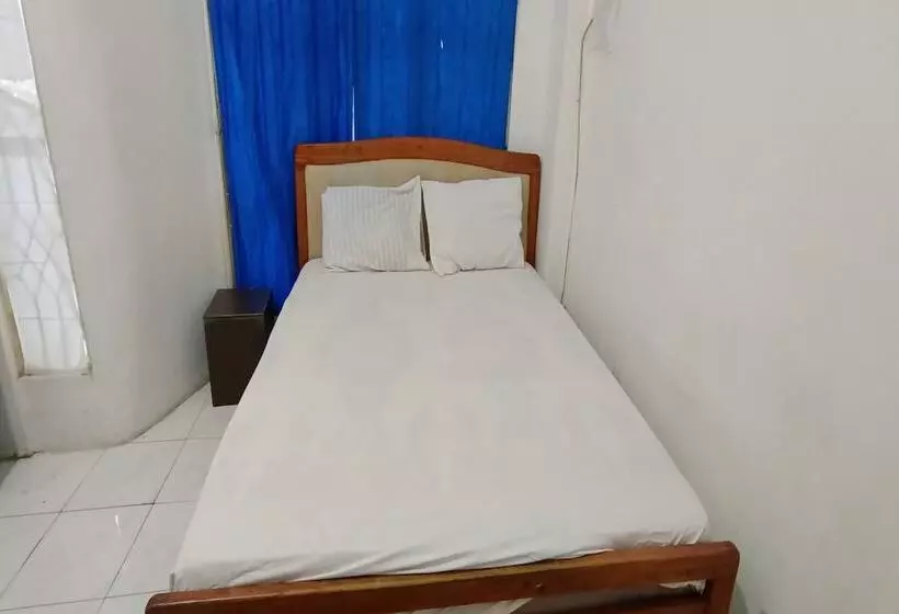 هتل Oyo 93122 Pondok Puti Sartika Syariah