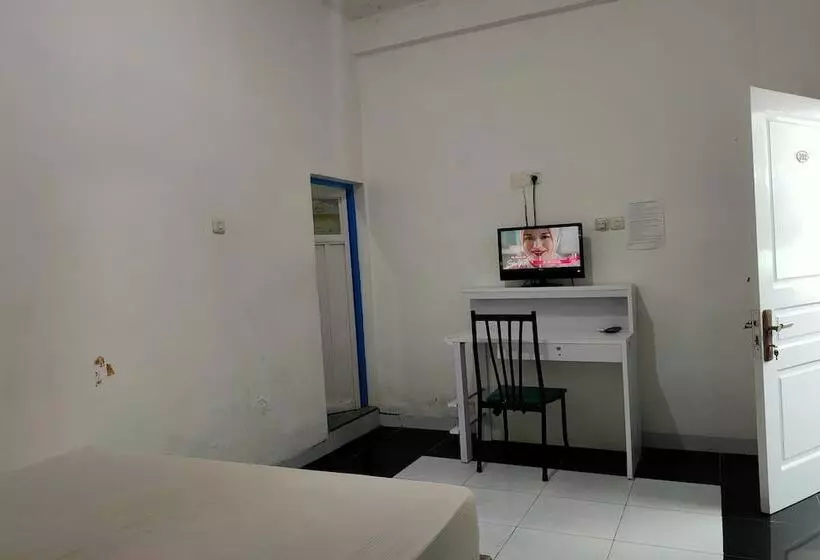هتل Oyo 93122 Pondok Puti Sartika Syariah