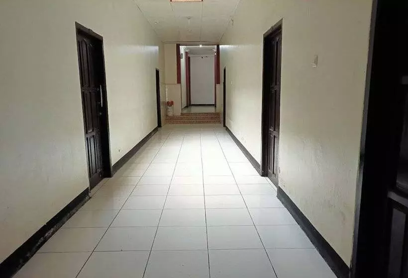 هتل Oyo 93122 Pondok Puti Sartika Syariah