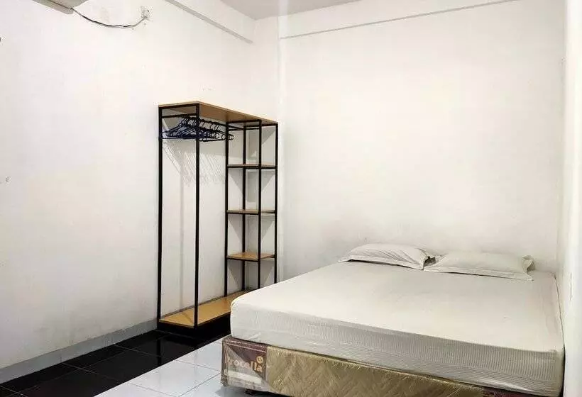 هتل Oyo 93122 Pondok Puti Sartika Syariah