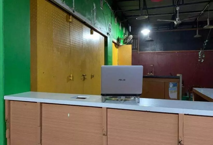 Hotelli Oyo 93165 Nur Homestay Syariah