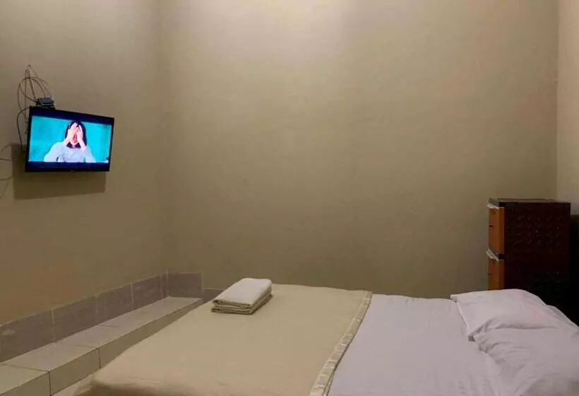 Hotelli Oyo 93165 Nur Homestay Syariah