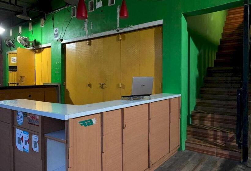 בית מלון כפרי Oyo 93165 Nur Homestay Syariah