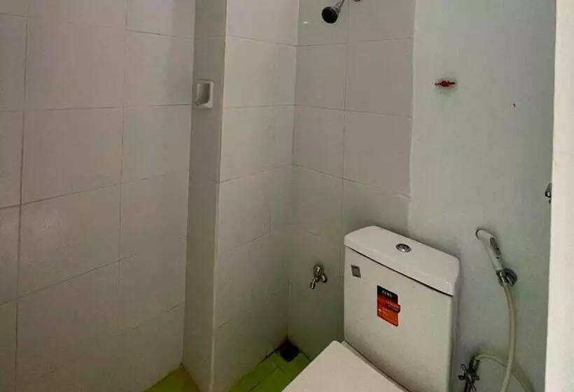 Hotelli Oyo 93178 Homestay Pakmuklis Syariah