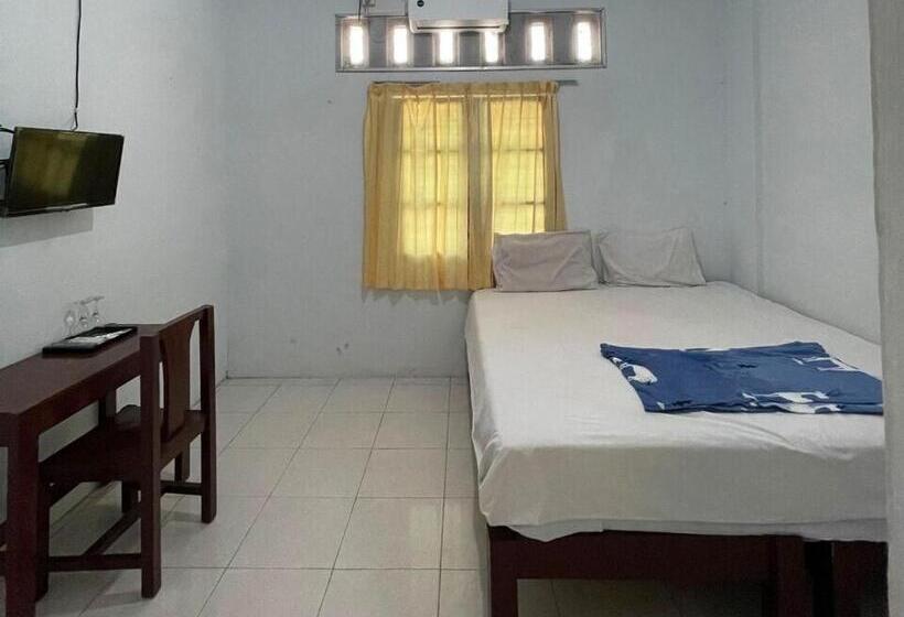 Отель Oyo 93178 Homestay Pakmuklis Syariah
