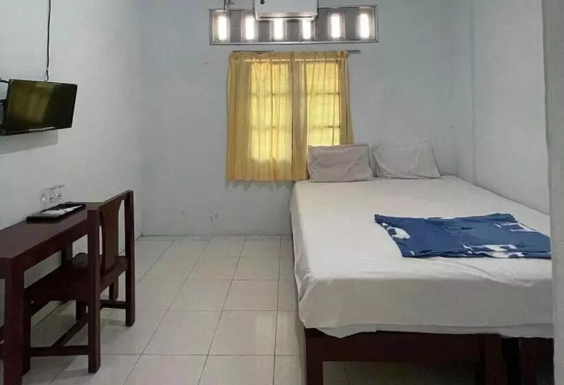 Hotelli Oyo 93178 Homestay Pakmuklis Syariah