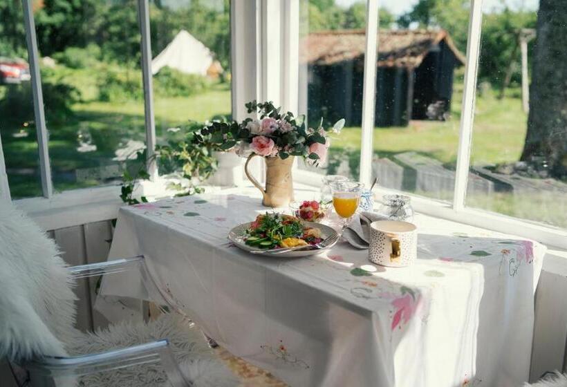 Отель 15 Minutit Haapsalust, ööbimine Klaaskuplis