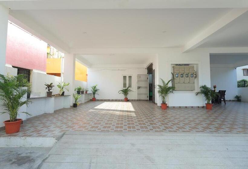 Hotel Royal Beach Service Apartment