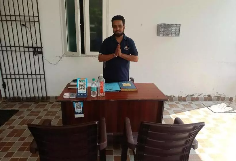 Hotelli Royal Beach Service Apartment