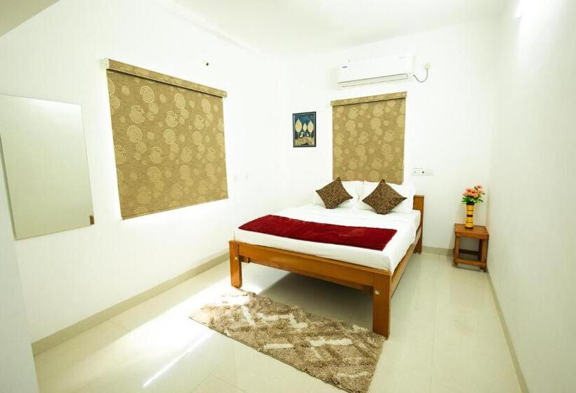 Hotel Royal Beach Service Apartment