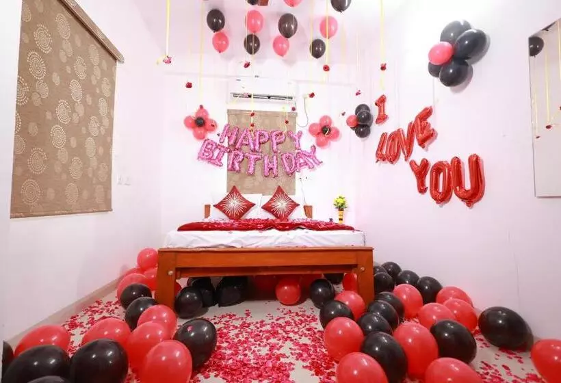 Hotelli Royal Beach Service Apartment