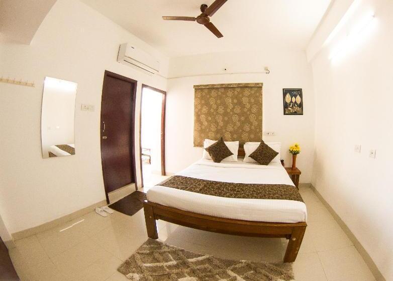 Hotel Royal Beach Service Apartment