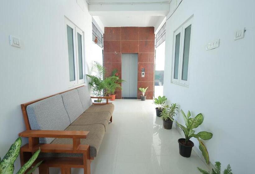 Hotel Royal Beach Service Apartment