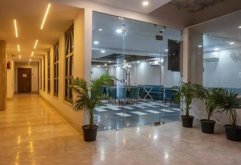 هتل Shoolin Suites By Delight Stay