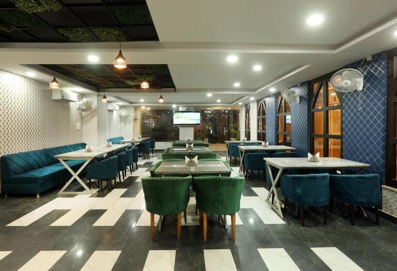 فندق Shoolin Suites By Delight Stay