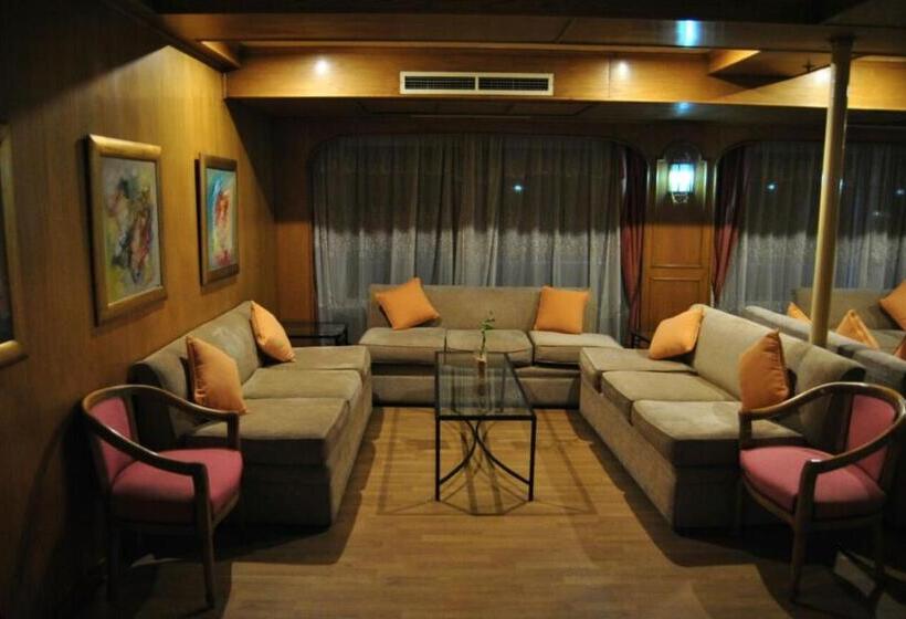 هتل Upper Sky Tours 5 Stars Nile Cruises Sailing From Luxor To Aswan Every Saturday & Monday For 4 Night