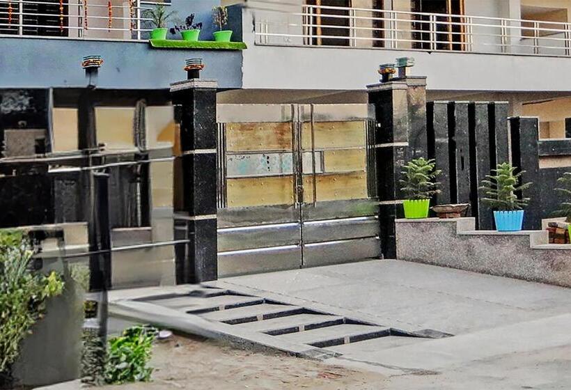 Oyo Flagship Hotel Umen