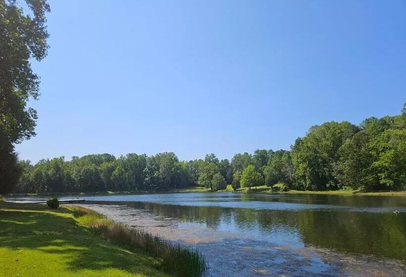 ペンション Beautiful Lake Front House