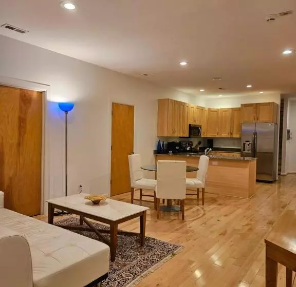 ペンション Beautiful Lake Front House