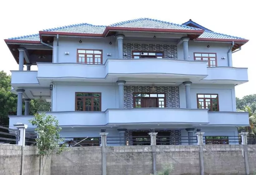 ペンション Hajiz Palace