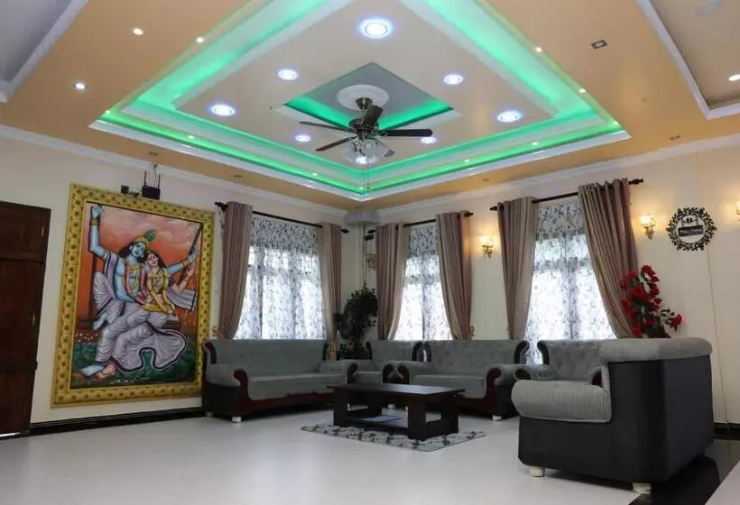 ペンション Hajiz Palace
