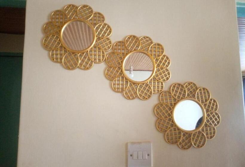 پانسیون Pelia Rose Guesthouse