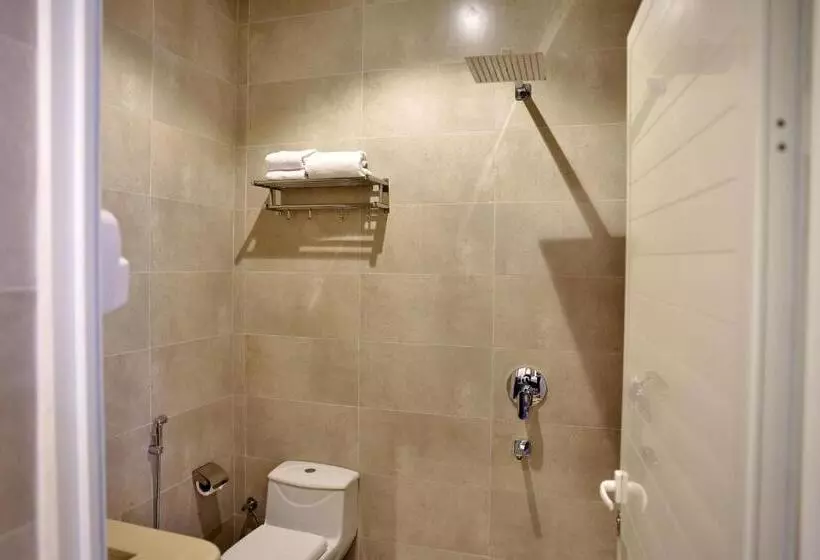 فندق الزوين   Alzuwain