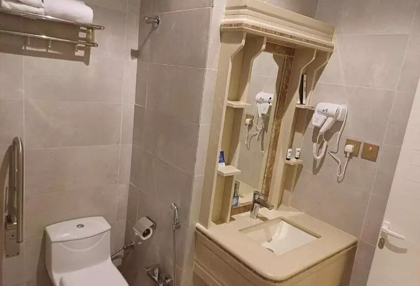 فندق الزوين   Alzuwain