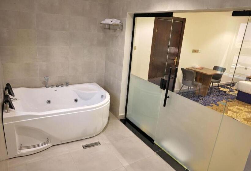 فندق الزوين   Alzuwain