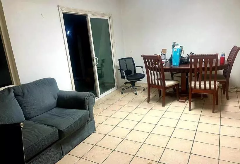 ユースホステル Humble Abode At El Monte