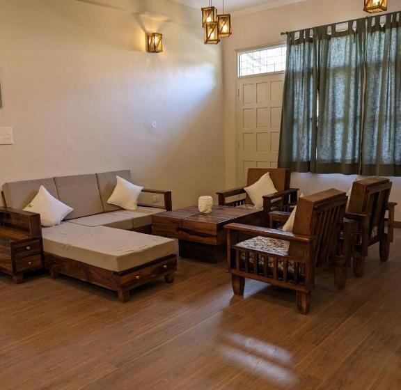 تختخواب و صبحانه 15 Verandah