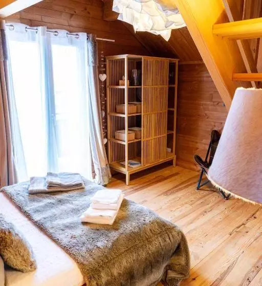 ベッドアンドブレックファースト Chambres Et Table D Hôtes Au Chalet Datcha