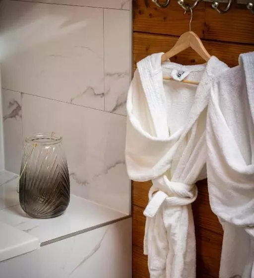 ベッドアンドブレックファースト Chambres Et Table D Hôtes Au Chalet Datcha